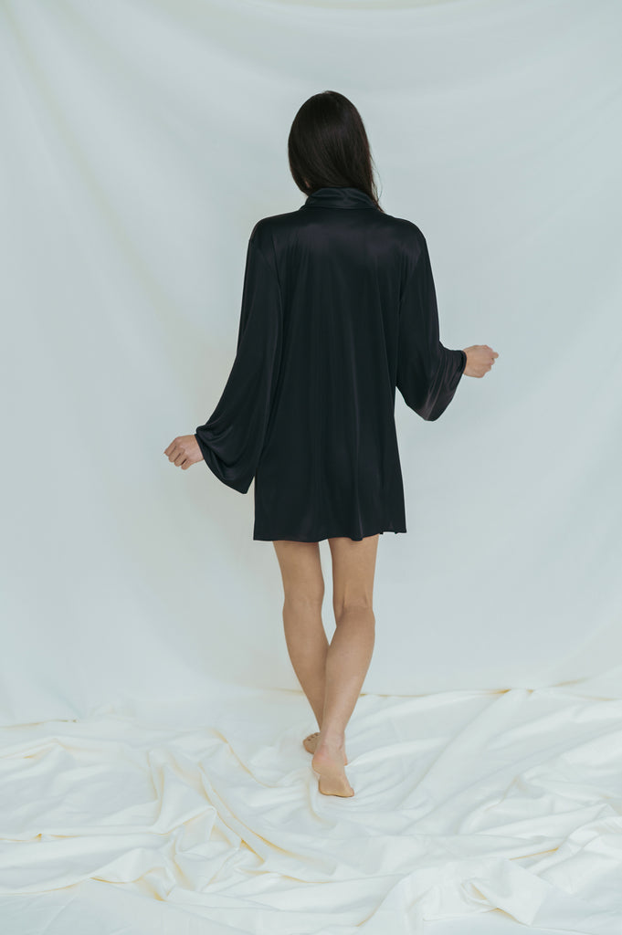 GRETES is a handmade sleepwear and loungewear brand focused on creating sustainable products to strike the ultimate balance between fashion, nature, and comfort.